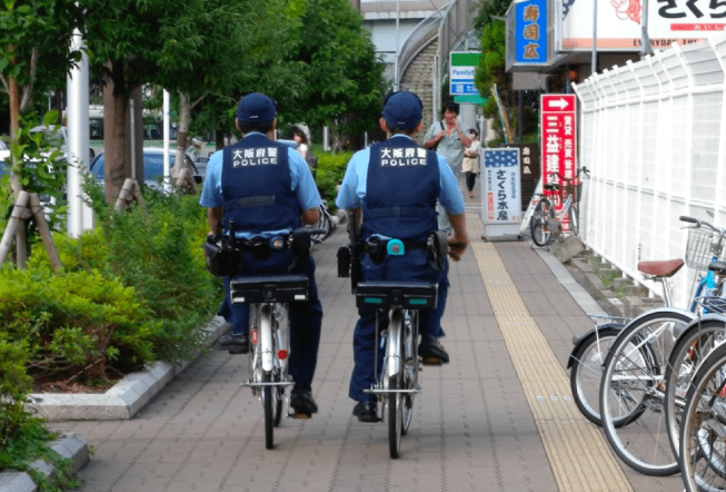 歩行者信号、青で渡ったらダメ　自転車悪質走行に「赤切符」　思わぬ落とし穴も
