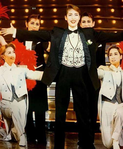 宝塚スターの全身画像が見たい　Part 3