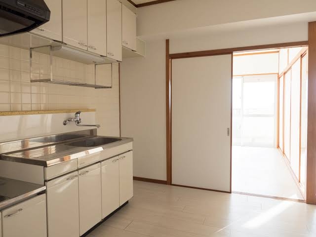 LDKじゃなくDKの物件に家族で住んでる人