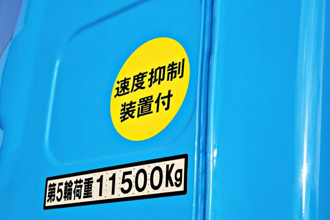 会社員の平均給与「月30万円」だが…49歳・トラック運転手、絶望の手取り額「こんなに働いて、これだけ」