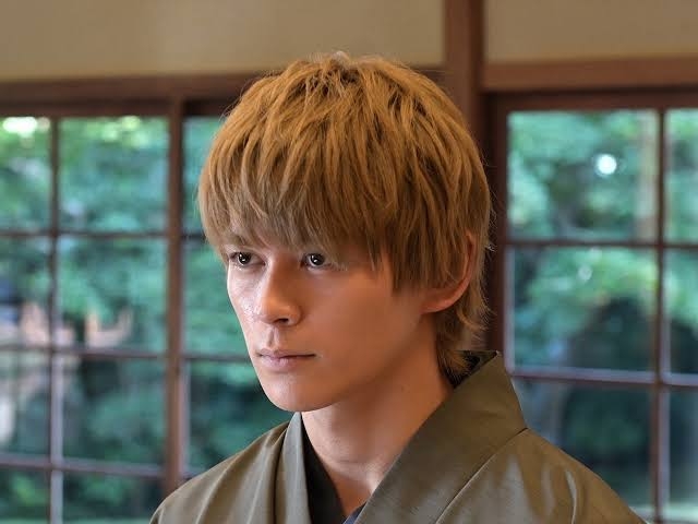 眞栄田郷敦　ハリウッドからオファー続々！兄・真剣佑とは2人で千葉真一さんの墓参りへ