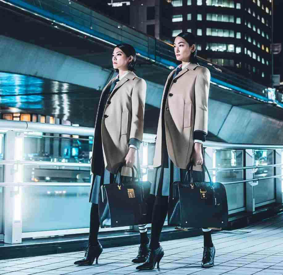 森星、母パメラさんとツーショット「受け継がれてゆくジュエリー」を身につけた黒＆白バージョン