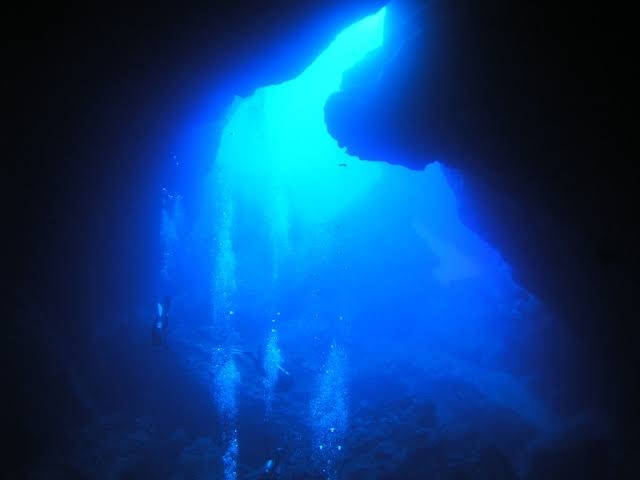 【閲覧注意】海や湖が怖くなる画像くださいPart3