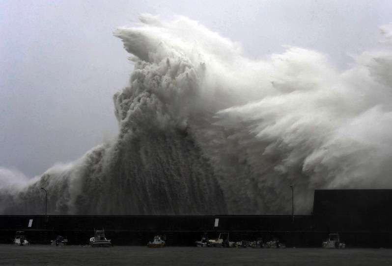 【閲覧注意】海や湖が怖くなる画像くださいPart3