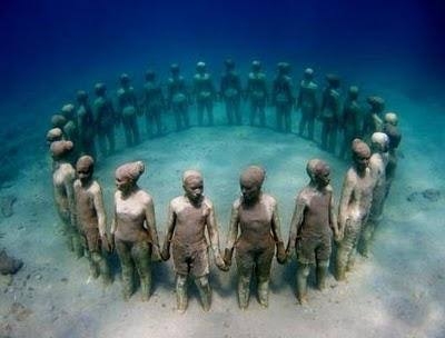 【閲覧注意】海や湖が怖くなる画像くださいPart3