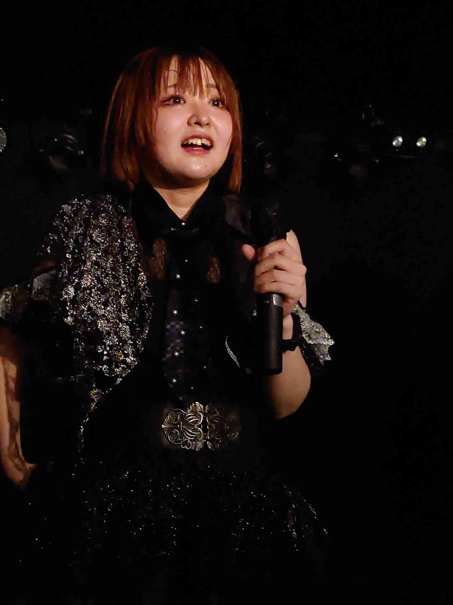 アイドルバンド20歳メンバー死去「不慮の事故により」3日前に「休みという休み無くした結果」