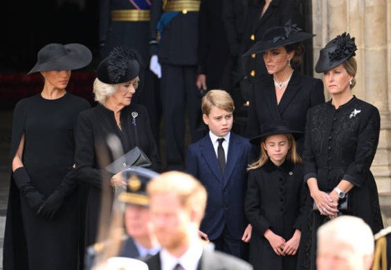 妻の流産はタブロイド紙のせい、ヘンリー英王子が王室と報道に対する新たな持論展開