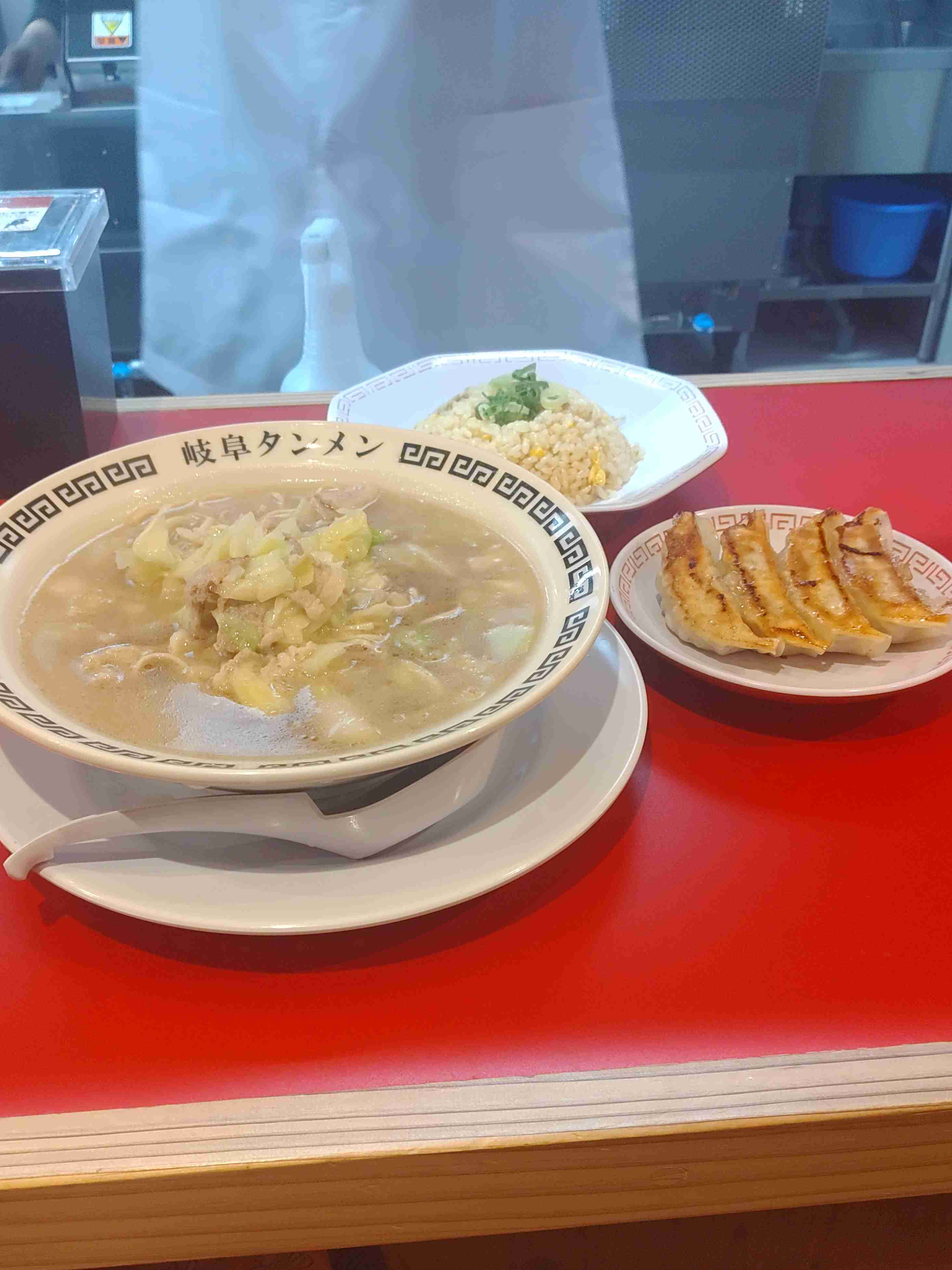 身バレしない程度の住所と近所のラーメン屋をあげていくトピ
