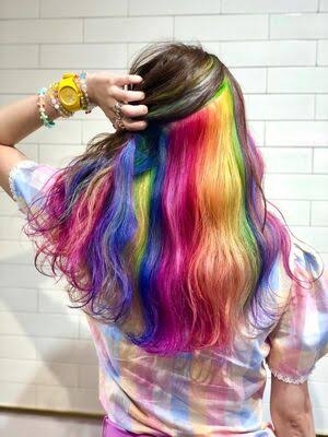 ヘアカラー専門店行ったことある人～