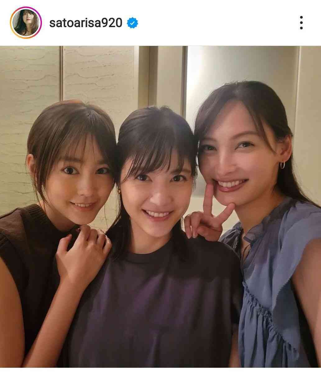 桐谷美玲が大政絢と佐藤ありさの豪華3ショット披露「セブンティーン組最高」「かわいすぎる!」