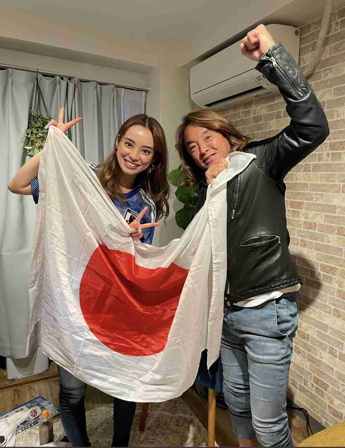 W杯で話題の美人サポ、モドリッチとの驚きの2ショット公開に「モドリッチがデレデレ」「これはやばい」
