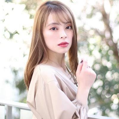 W杯で話題の美人サポ、モドリッチとの驚きの2ショット公開に「モドリッチがデレデレ」「これはやばい」
