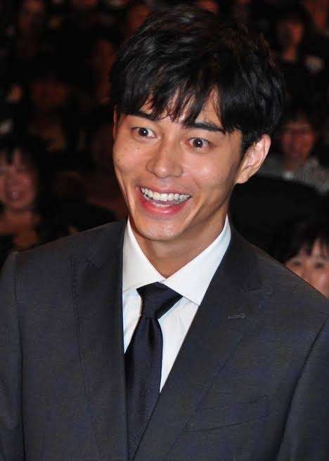 東出昌大　「完全復活おめでとう！」「ブラボー！」の声に笑顔　主演映画の公開記念舞台あいさつで