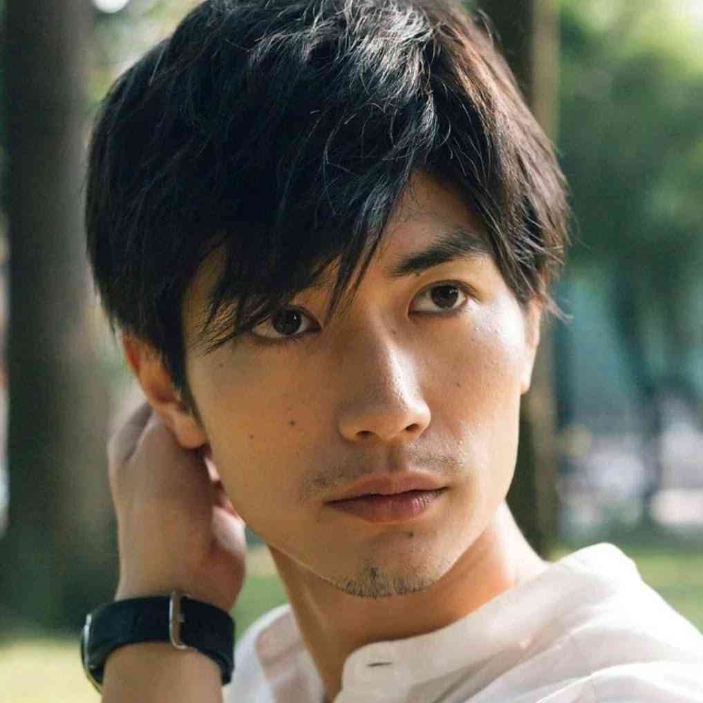 イケメンのカメラ目線じゃない画像が見たい!part2
