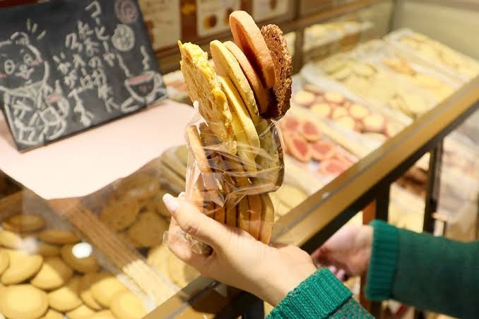 「ステラおばさん」のクッキー詰め放題が帰って来る！倍以上お得なのはありがたい。