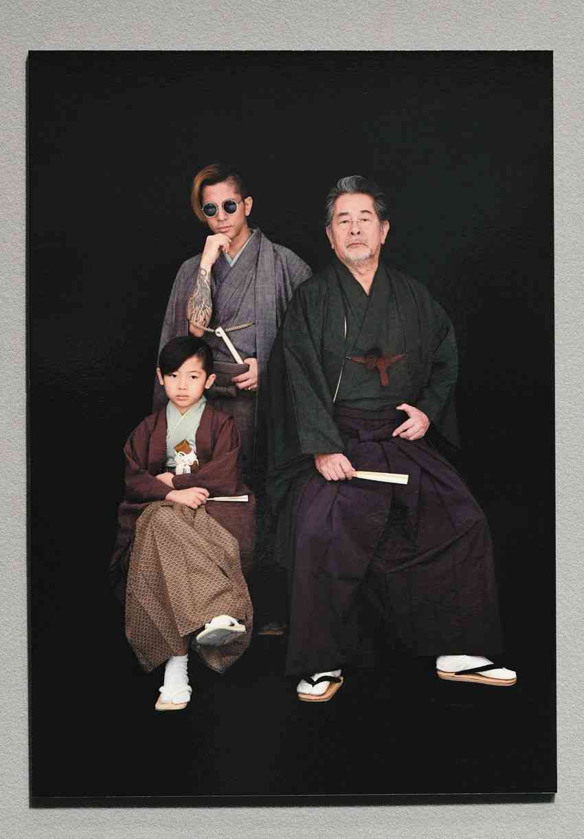 「Dragon Ash」降谷建志、妻・MEGUMIと夫婦ショット!13歳イケメン長男の顔出しも話題
