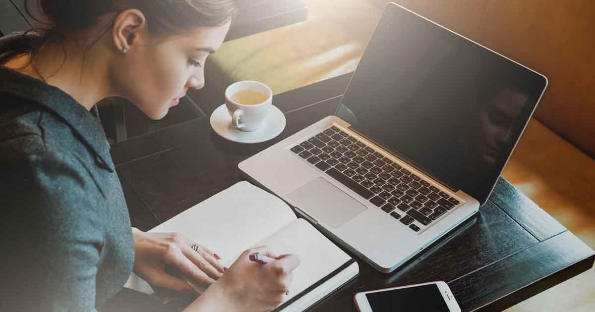 社会人になっても勉強している人