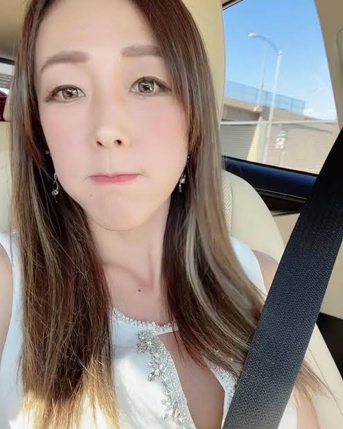 米ラスベガス在住の村主章枝さん、42歳直前の姿…派手髪で「めちゃくちゃお綺麗」「痩せた?」の声も