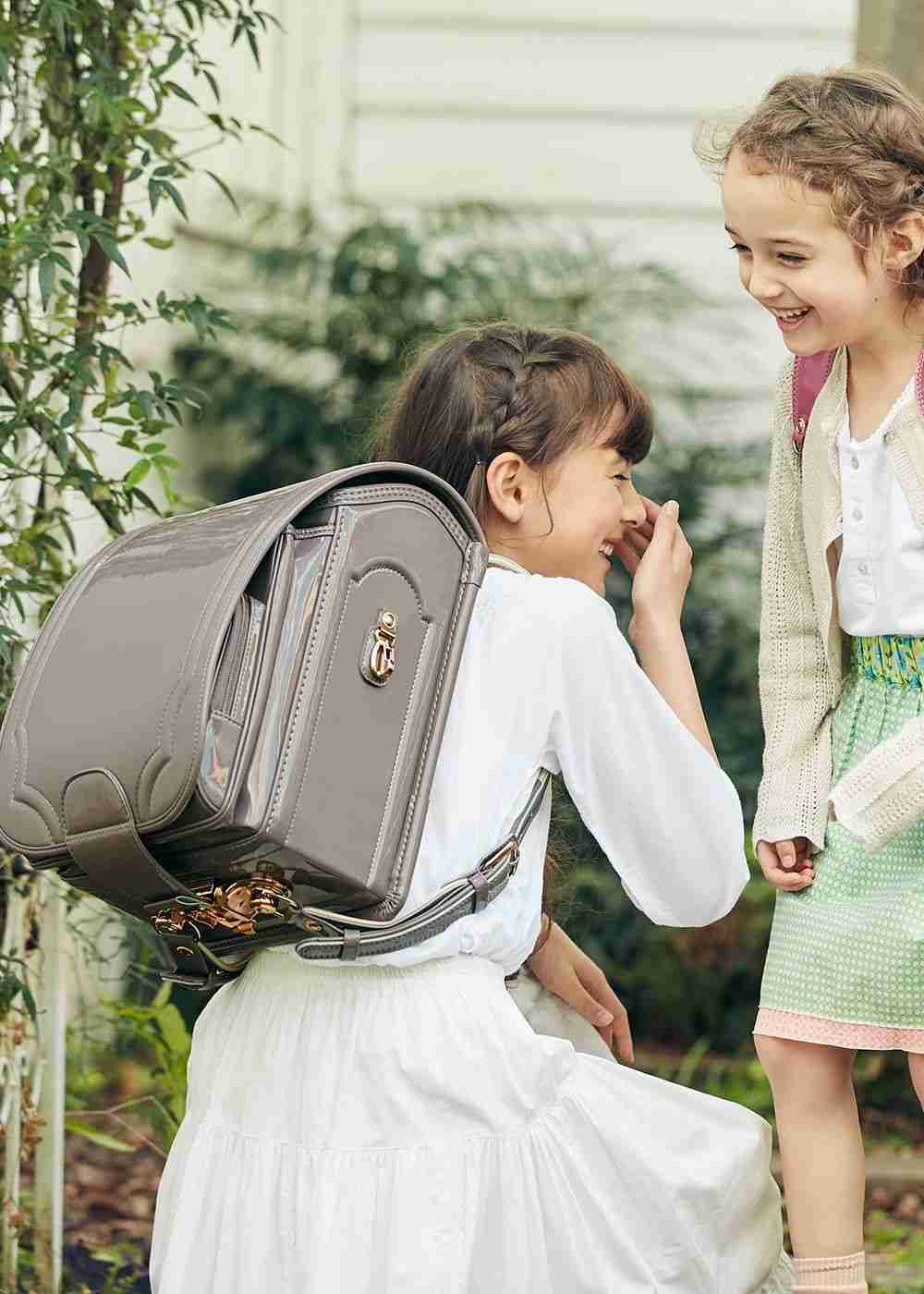 「ランドセルの人気カラー」女子はやっぱり紫が圧倒的!子どもに「その色はやめなさい」は避けたい理由