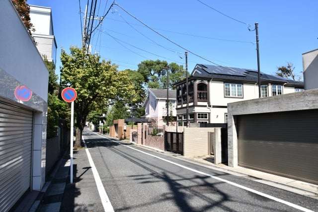 誰と女子会しても「結婚したい」じゃなくて「阿佐ヶ谷姉妹みたいに隣のマンションで暮らしたい」って話題ばかり出る