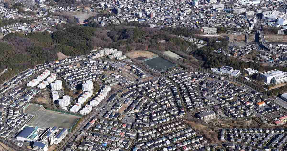「暴力をふるわれた母と姉は家を出て、淳はひとりになった」「弁護士からは昨年『家から出ていってほしい』と言われ…」“飯能殺人事件”容疑者の父が激白！ “ぼっち息子”の半生