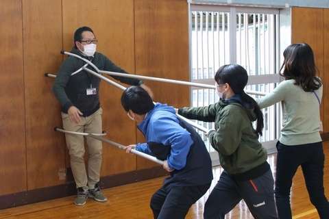 話す距離が近い人の対処法