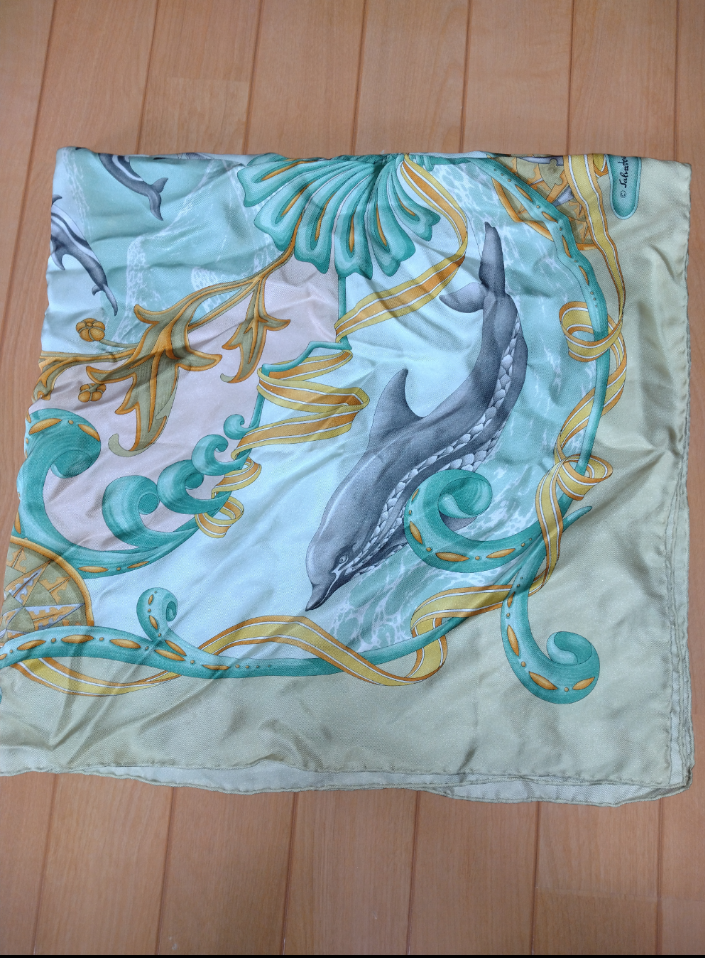 みんなのスカーフ見せて！