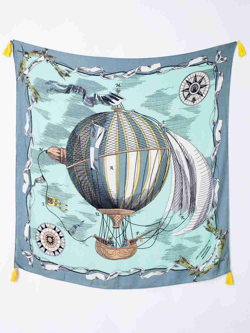 みんなのスカーフ見せて！