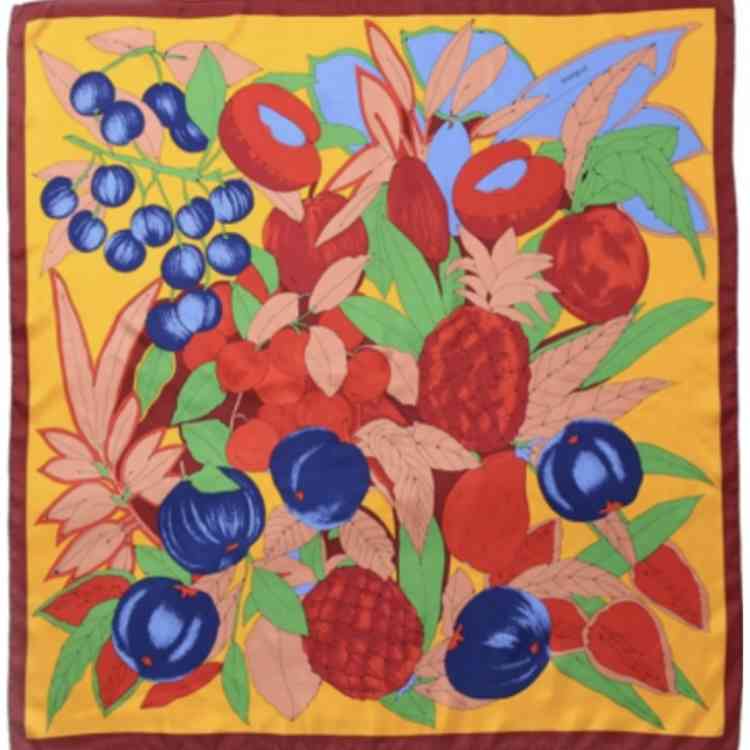 みんなのスカーフ見せて！