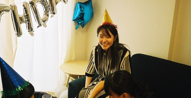高橋みなみ、親友・クロちゃんの「96歳」の誕生日をサプライズで祝福「豪華なメンバーですね」