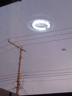 元「テイク・ザット」のロビー・ウィリアムス UFO研究家に転身か