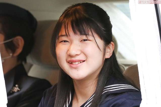  一重まぶたの方、集まれー！