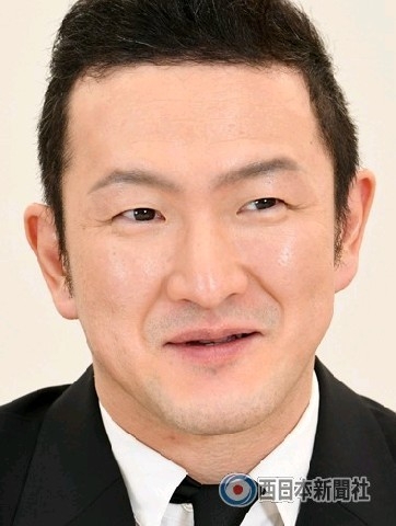  一重まぶたの方、集まれー！