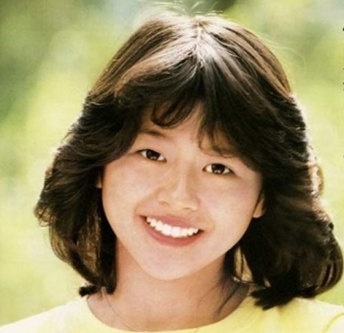  一重まぶたの方、集まれー！