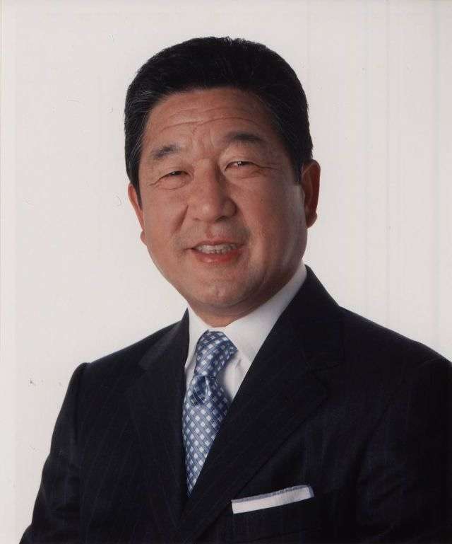  一重まぶたの方、集まれー！
