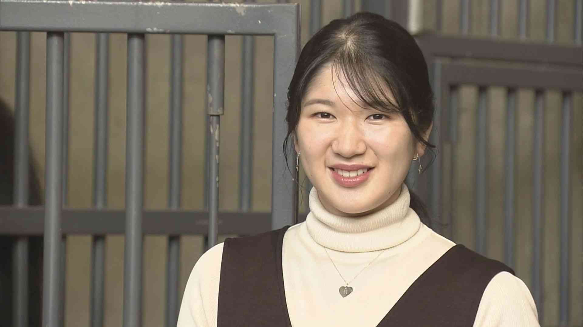  一重まぶたの方、集まれー！