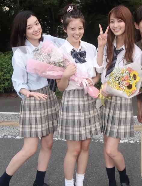 永野芽郁と今田美桜クリスマスイブ過ごす様子を同時に公開「みおめい最高すぎる」