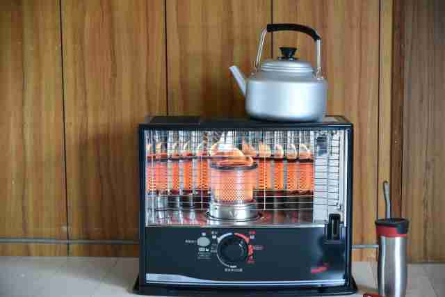 帰省先の実家、子どもに危ない場面は？　食事や片付けの注意点まとめ