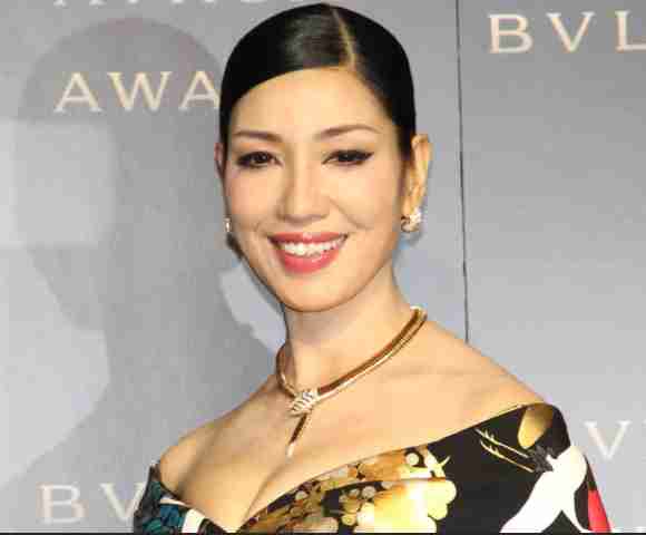 ミス・インターナショナル：日本代表・松尾綺子さん　ミス・アジアに選出　着物アレンジの衣装でアピール