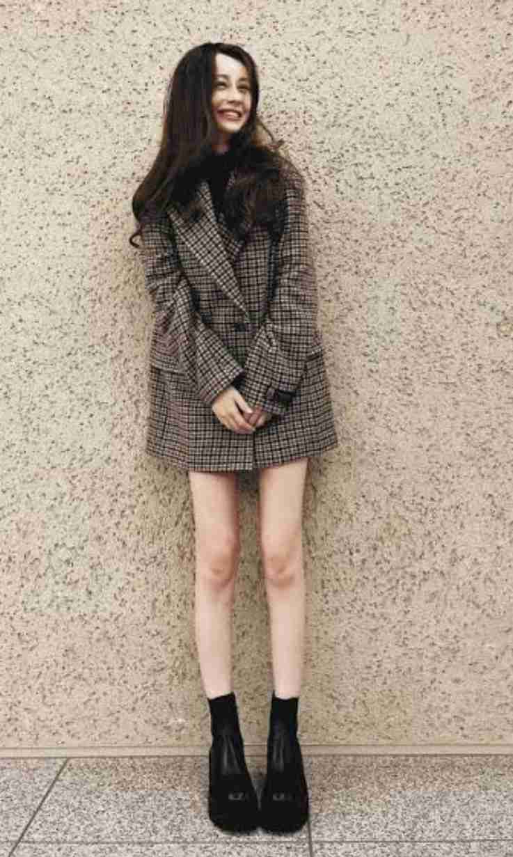 小顔ぶりが際立ってる!?ダレノガレ明美の清楚なメガネ姿に「知的で素敵」「秘書みたい！」と反響