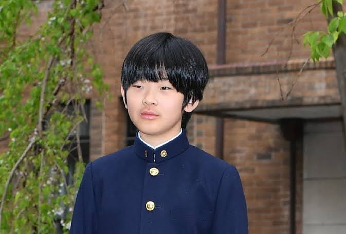 制服姿の有名人が見たい!