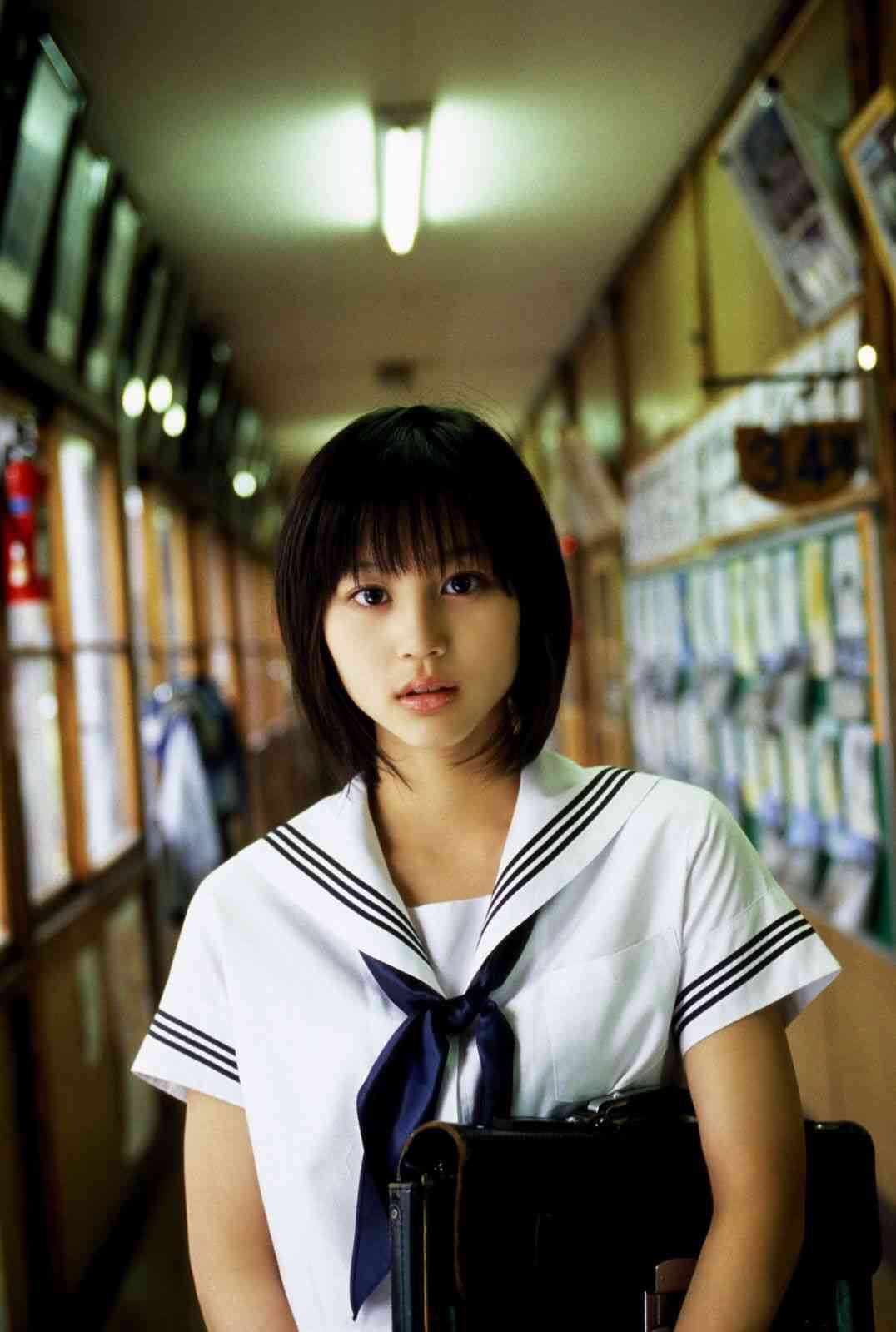 制服姿の有名人が見たい!