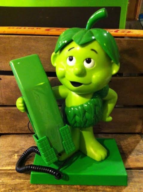 ん、誰かに似てる…? 人気芸人に“そっくり”すぎるCMキャラクターが話題に!