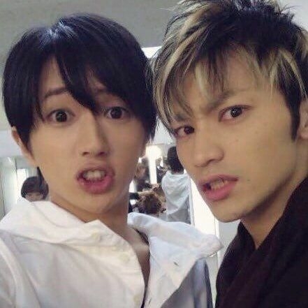 SKY-HI&Nissy、BE:FIRST公演舞台裏で記念写真 “AAAの絆”にファン感激「にしひだ沸いた」「胸熱」「泣ける」