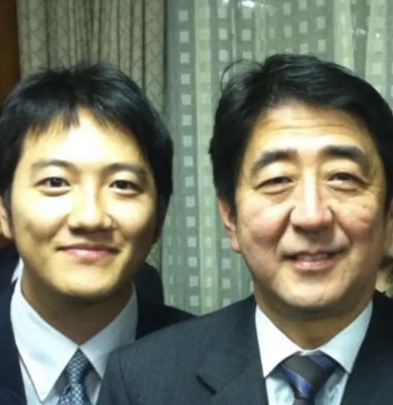 安倍晋三元首相銃撃犯の山上徹也容疑者に「かっこいいと毎日つぶやける」、SNSで今も信奉する“山上ガールズ”が殺人を正当化できる理由