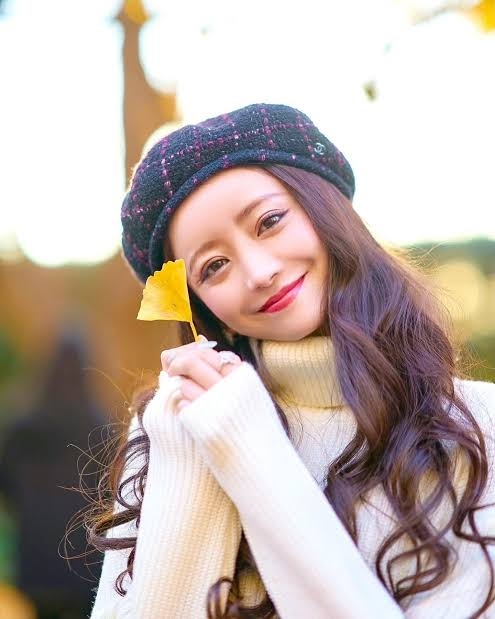 「菜々緒よりスタイル良いかも」 元キャバ嬢モデル・愛沢えみりの驚愕体型にファン衝撃「すごすぎる」