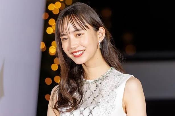 井桁弘恵「おら東京さ行くだ」 地味な田舎女子→TGCデザイナーに “成り上がり” 連ドラ『自由な女神』主演