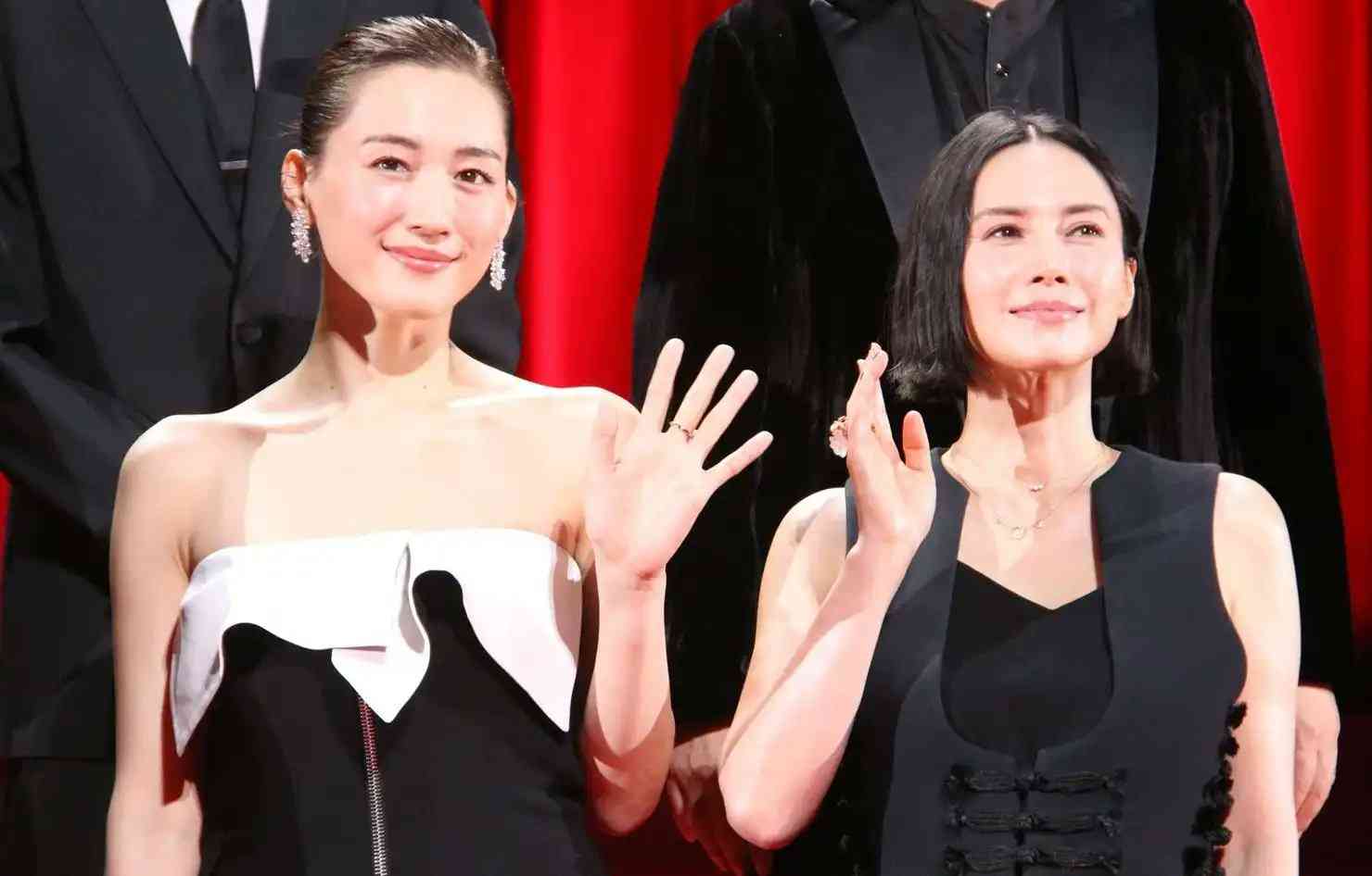 鬼のキムタク信長を共演者が絶賛 中谷美紀「殺気を噴出」綾瀬はるか「殿が怖い」