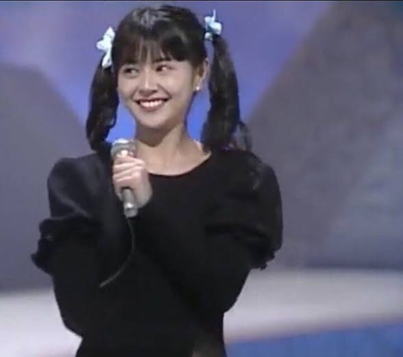なぜ昔のアイドルは大人っぽく見えたのか