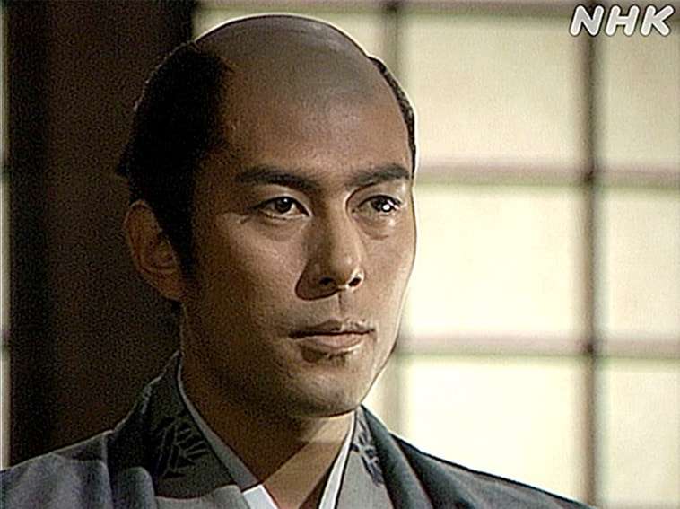 なぜ昔のアイドルは大人っぽく見えたのか